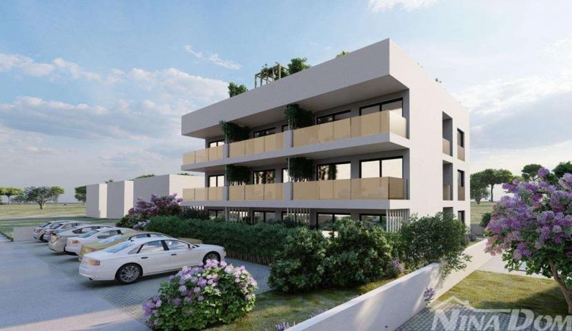 PRIVLAKA DALMACIJA- GRAĐEVINSKO ZEMLJIŠTE S PRAVOMOĆNOM DOZVOLOM ZA APARTMANSKI KOMPLEKS - DRUGI RED