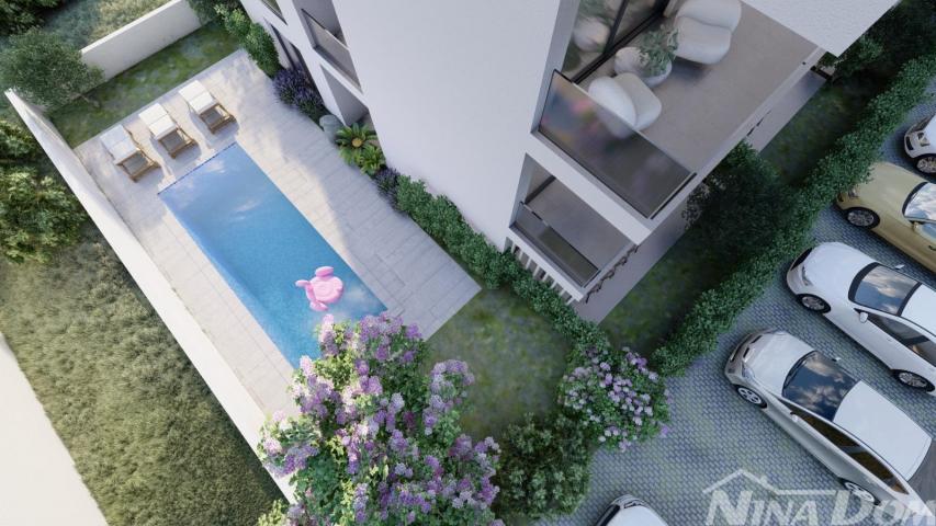 PRIVLAKA DALMACIJA- GRAĐEVINSKO ZEMLJIŠTE S PRAVOMOĆNOM DOZVOLOM ZA APARTMANSKI KOMPLEKS - DRUGI RED