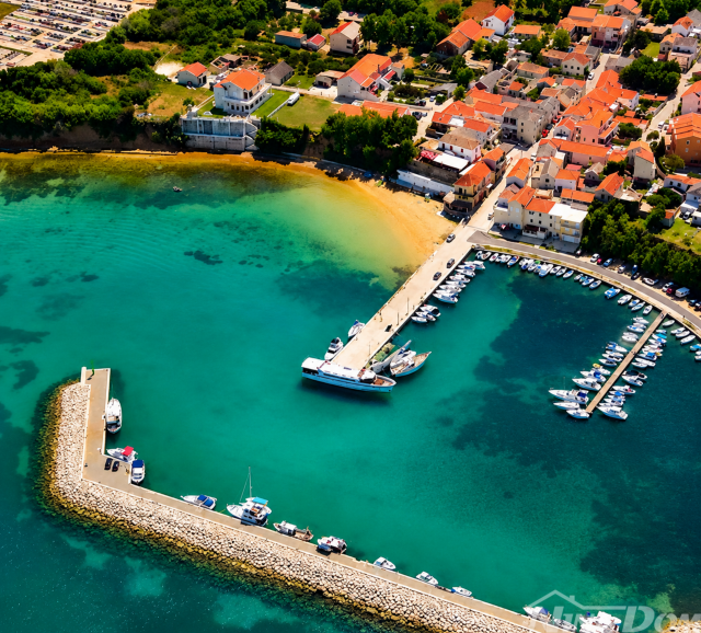 GRAĐEVINSKO ZEMLJIŠTE- PRIVLAKA DALMACIJA- 50 m OD MORA
