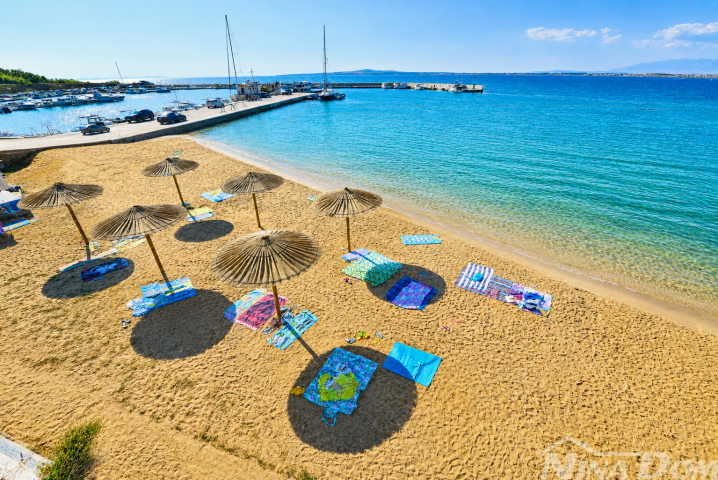GRAĐEVINSKO ZEMLJIŠTE- PRIVLAKA DALMACIJA- 50 m OD MORA