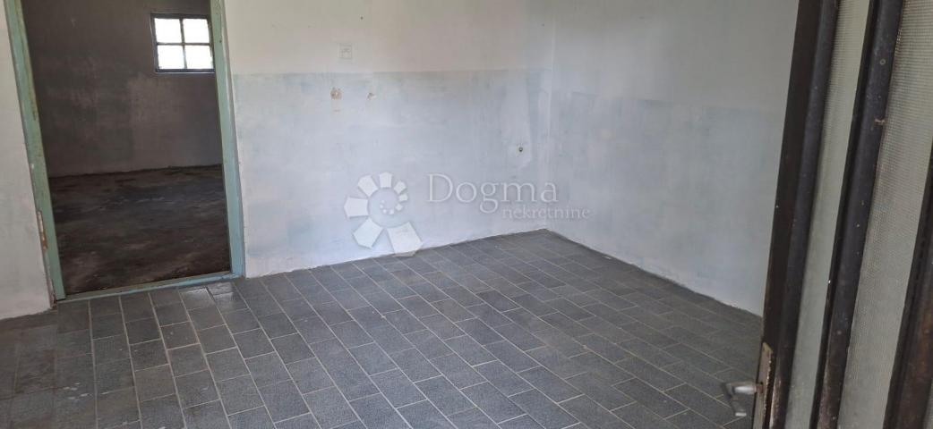 PRODAJA, Kuća, Vezišće, NKP 210 m2 sa okućnicom i zemljištem 2898 m2