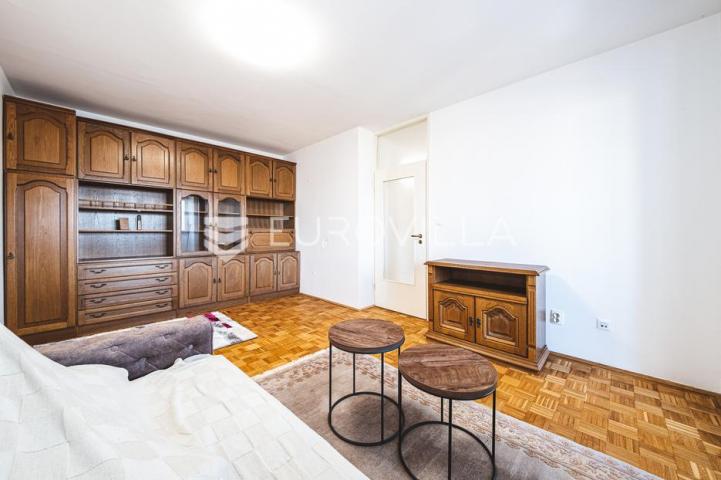 Zagreb, Trešnjevka, dvosoban stan površine 59 m²