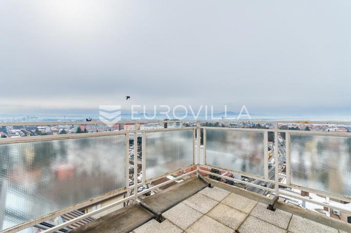 Varaždin, Centar, prostrani trosoban stan površine 82 m² s očaravajućim pogledom