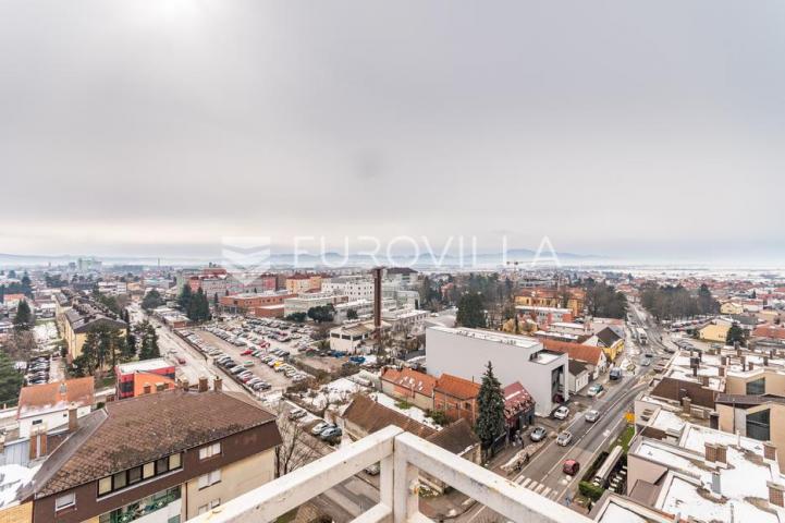 Varaždin, Centar, prostrani trosoban stan površine 82 m² s očaravajućim pogledom