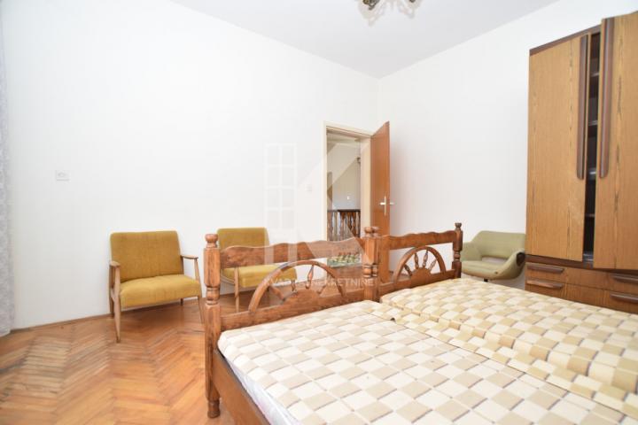 Prodaja, Kuća, Podgorica, Dahna, 240m2