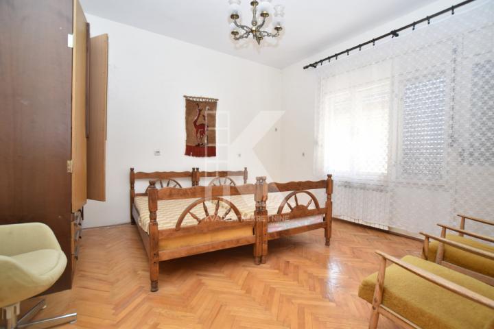 Prodaja, Kuća, Podgorica, Dahna, 240m2