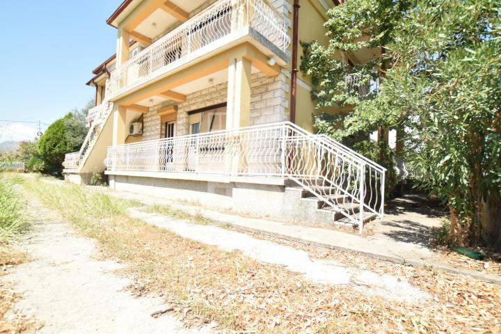 Prodaja, Kuća, Podgorica, Dahna, 240m2