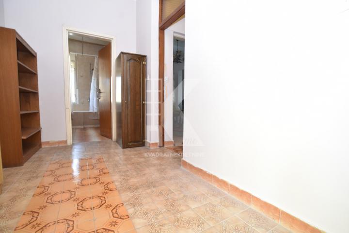 Prodaja, Kuća, Podgorica, Dahna, 240m2