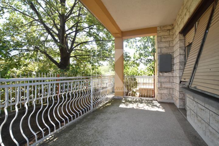 Prodaja, Kuća, Podgorica, Dahna, 240m2