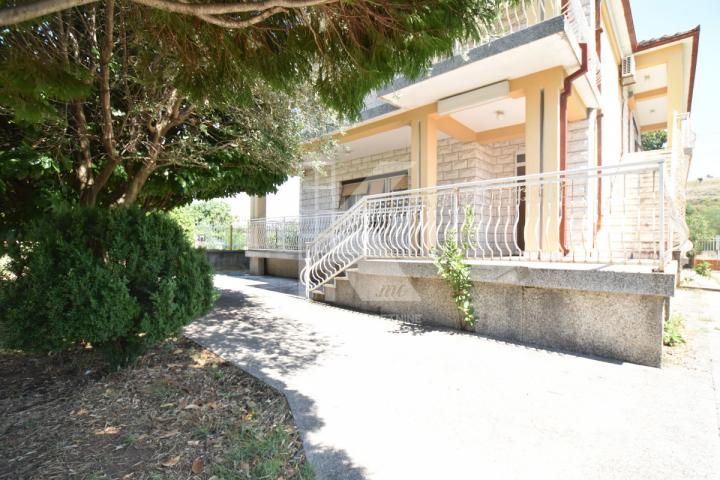 Prodaja, Kuća, Podgorica, Dahna, 240m2