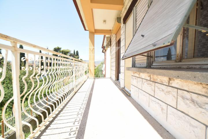 Prodaja, Kuća, Podgorica, Dahna, 240m2