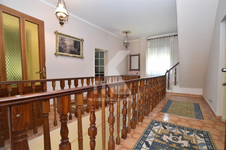 Prodaja, Kuća, Podgorica, Dahna, 240m2