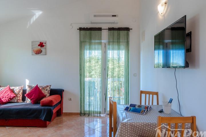 Dalmacija Vir Samostojeća nekretnina s 4 stambene jedinice