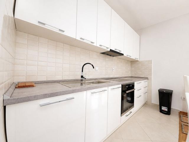 Prodaja novog, opremljenog dvosobnog stana 58m² – Bečići
