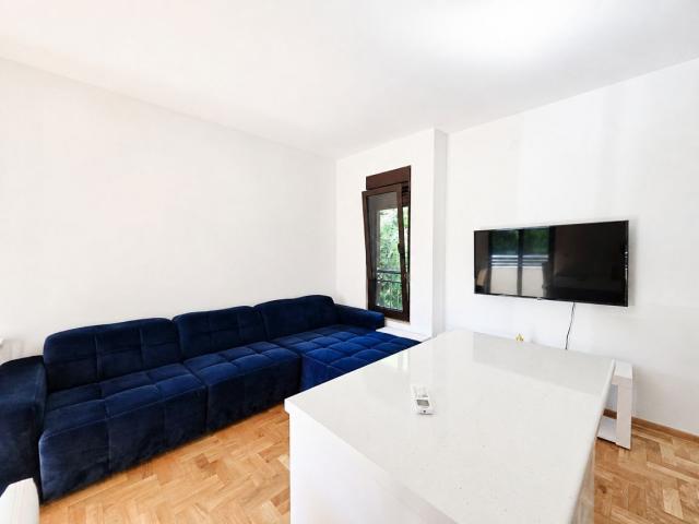 Prodaja novog, opremljenog dvosobnog stana 58m² – Bečići