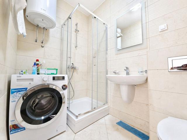 Prodaja novog, opremljenog dvosobnog stana 58m² – Bečići