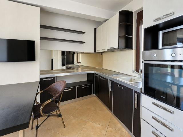 Jednosoban stan sa direktnim pogledom na more 45m² – prva linija, Rafailovići