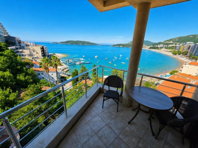 Jednosoban stan sa direktnim pogledom na more 45m² – prva linija, Rafailovići