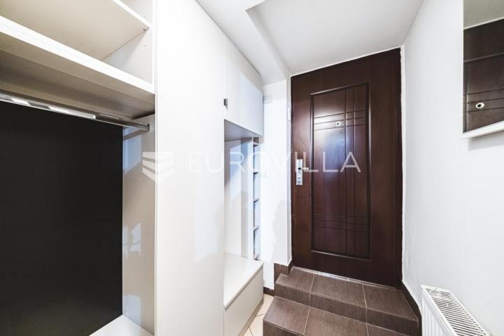 Zagreb, Centar, Draškovićeva, dvoetažan trosoban stan površine 85 m² strogi centar grada