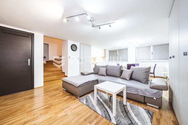 Zagreb, Centar, Draškovićeva, dvoetažan trosoban stan površine 85 m² strogi centar grada