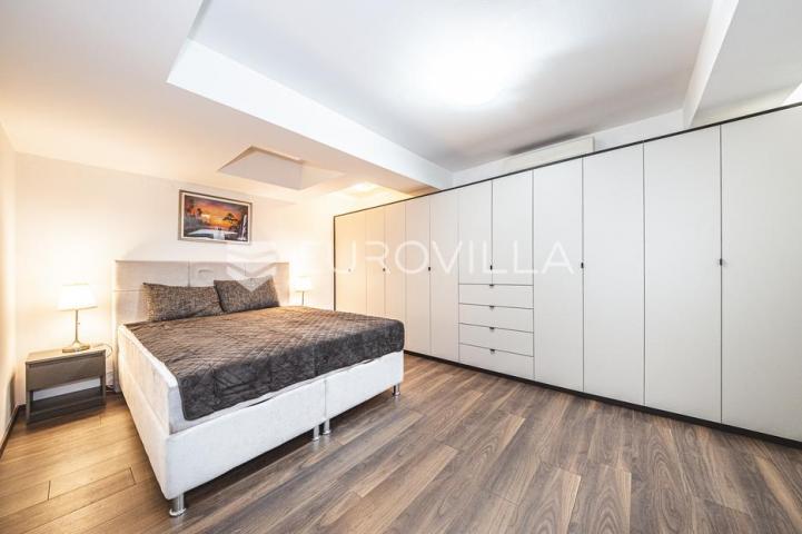 Zagreb, Centar, Draškovićeva, dvoetažan trosoban stan površine 85 m² strogi centar grada