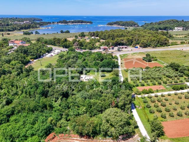 Istra, Poreč-Investicijsko zemljište za 8 stambenih zgrada – izvrsna lokacija