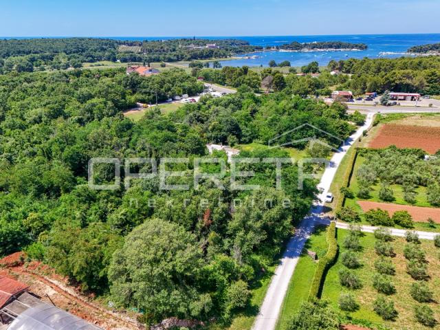 Istra, Poreč-Investicijsko zemljište za 8 stambenih zgrada – izvrsna lokacija