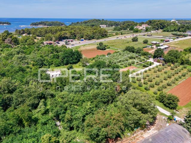 Istra, Poreč-Investicijsko zemljište za 8 stambenih zgrada – izvrsna lokacija