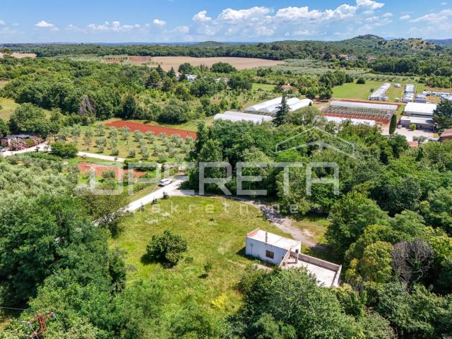 Istra, Poreč-Investicijsko zemljište za 8 stambenih zgrada – izvrsna lokacija
