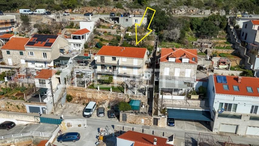 Dubrovnik: kuća s pogledom na more i parcelom od 2.042 m2