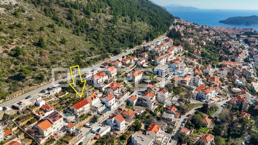Dubrovnik: kuća s pogledom na more i parcelom od 2.042 m2