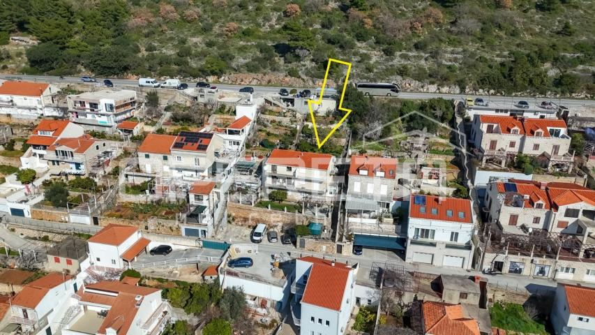 Dubrovnik: kuća s pogledom na more i parcelom od 2.042 m2