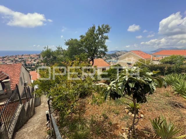 Dubrovnik: kuća s pogledom na more i parcelom od 2.042 m2