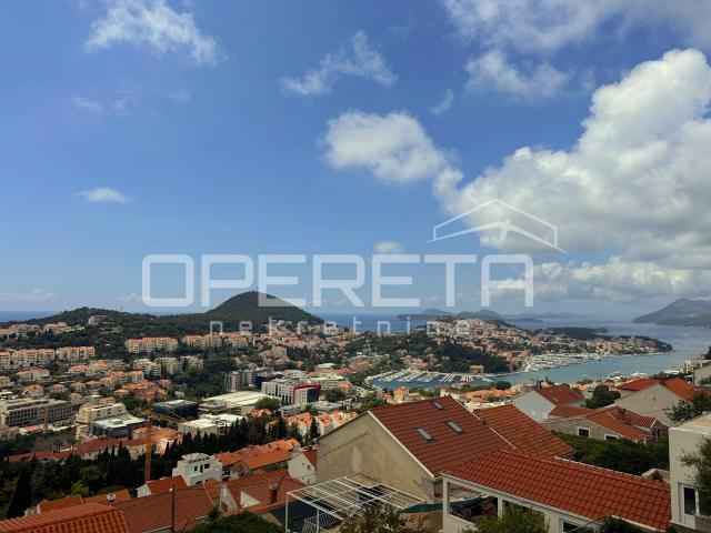 Dubrovnik: kuća s pogledom na more i parcelom od 2.042 m2