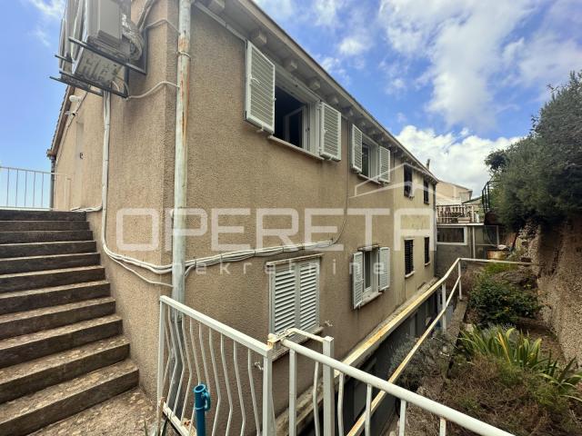 Dubrovnik: kuća s pogledom na more i parcelom od 2.042 m2