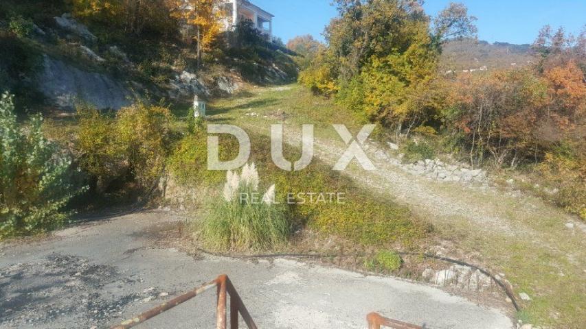 OPATIJA, KOLAVIĆI - građevinsko zemljište 6200m2 za 6 kuća s bazenom s najboljim pogledom na more