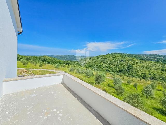 Ekskluzivno! Buje, okolica! Kuća s bazenom u izgradnji!