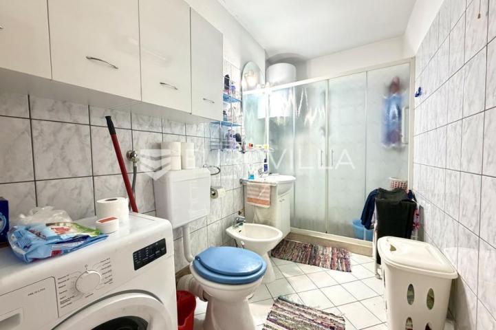 Pula, Šijana, namješten stan s terasom i liftom, odmah useljiv, uredna dokumentacija