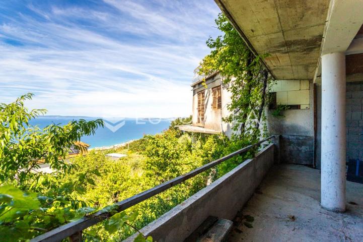 Gornja Podstrana, legalizirana kuća u bloku ukupne bruto površine 331 m²
