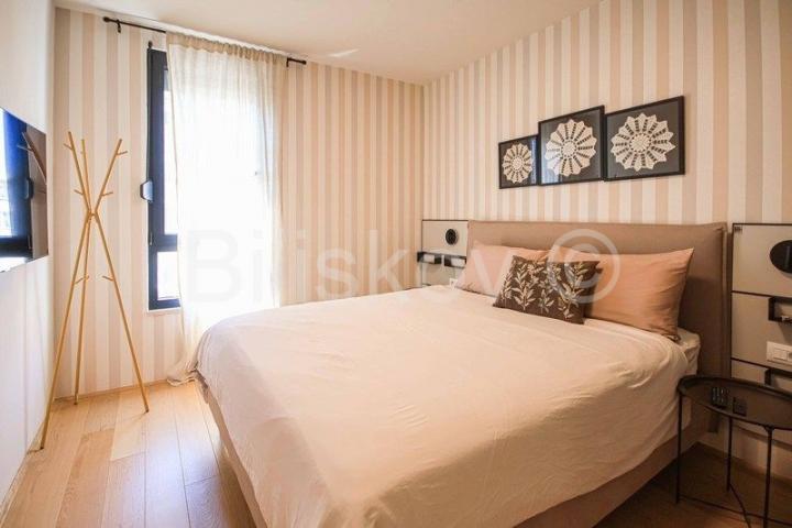 Split, Žnjan prodaja stan 76,50 m2 + 2 parkinga