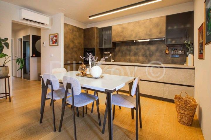 Split, Žnjan prodaja stan 76,50 m2 + 2 parkinga