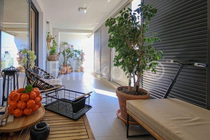 Split, Žnjan prodaja stan 76,50 m2 + 2 parkinga