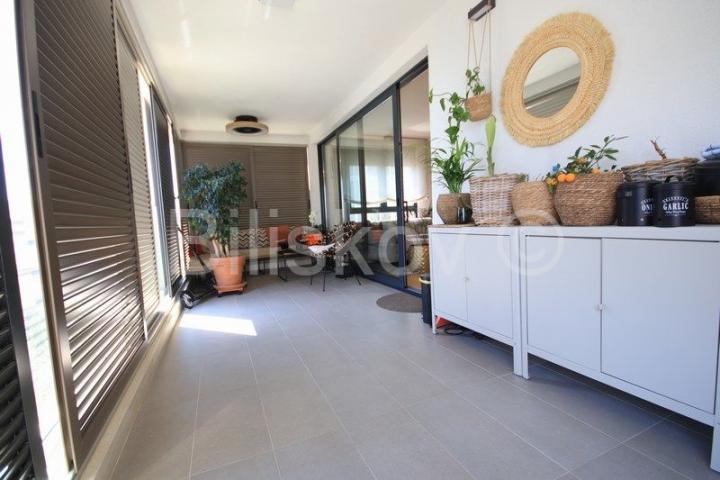 Split, Žnjan prodaja stan 76,50 m2 + 2 parkinga