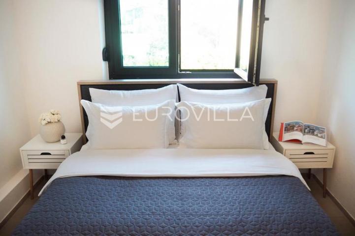 Zadar, Pag, kuća s apartmanima i pogledom na more