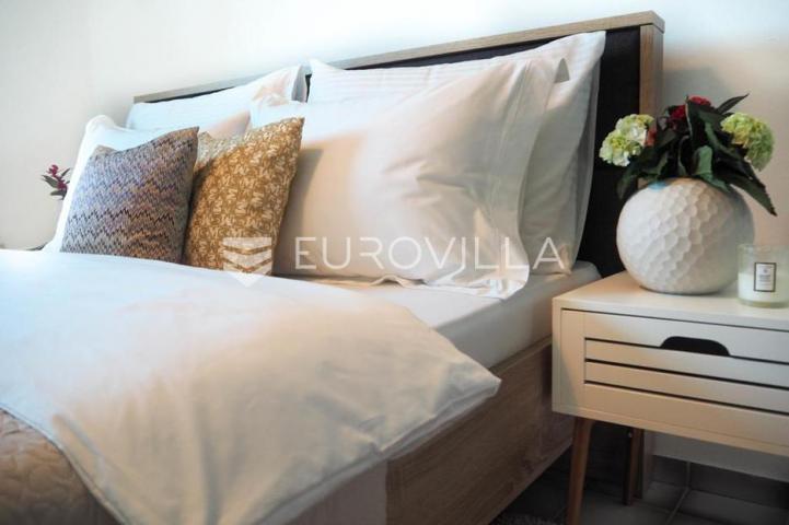 Zadar, Pag, kuća s apartmanima i pogledom na more