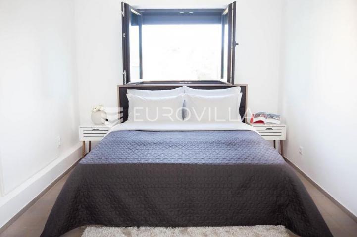 Zadar, Pag, kuća s apartmanima i pogledom na more