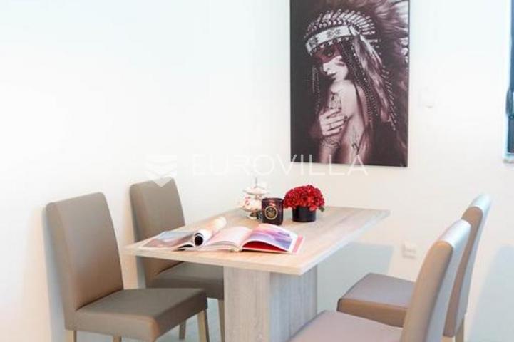 Zadar, Pag, kuća s apartmanima i pogledom na more