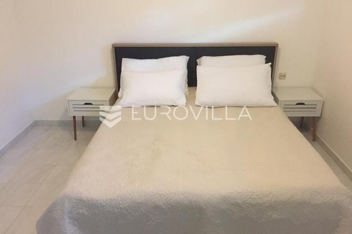 Zadar, Pag, kuća s apartmanima i pogledom na more