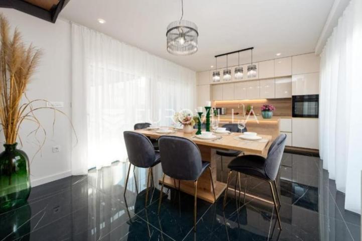 Zadar, Privlaka Luksuzna dizajnerska vila s bazenom neto korisne površine 134,83 m²