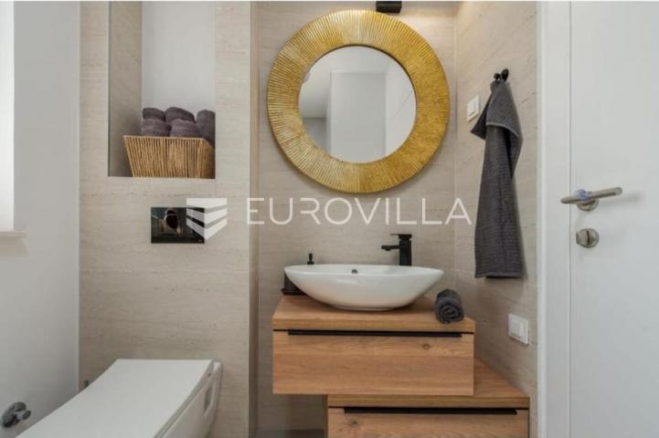 Zadar, Privlaka Luksuzna dizajnerska vila s bazenom neto korisne površine 134,83 m²